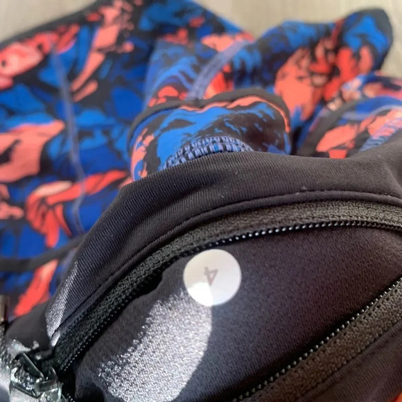 Lululemon Speed Short (H2O)
Paint Storm Harbor Blue Multi / Black - Picture 11 of 11